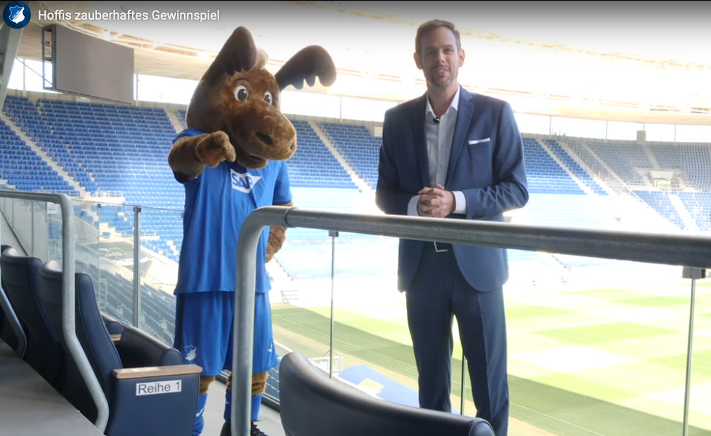 Hoffi, das Maskottchen der TSG 1899 Hoffenheim, hat mich in die PreZero Arena nach Sinsheim eingeladen, um gemeinsam für seine Fans und für die Kids des Hoffi-Clubs zu zaubern. Herausgekommen… Ganzen Beitrag lesen